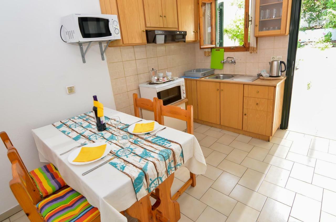 Alex-giannis Appartement *