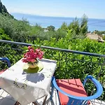 Alex-Giannis Apartments, Barbati