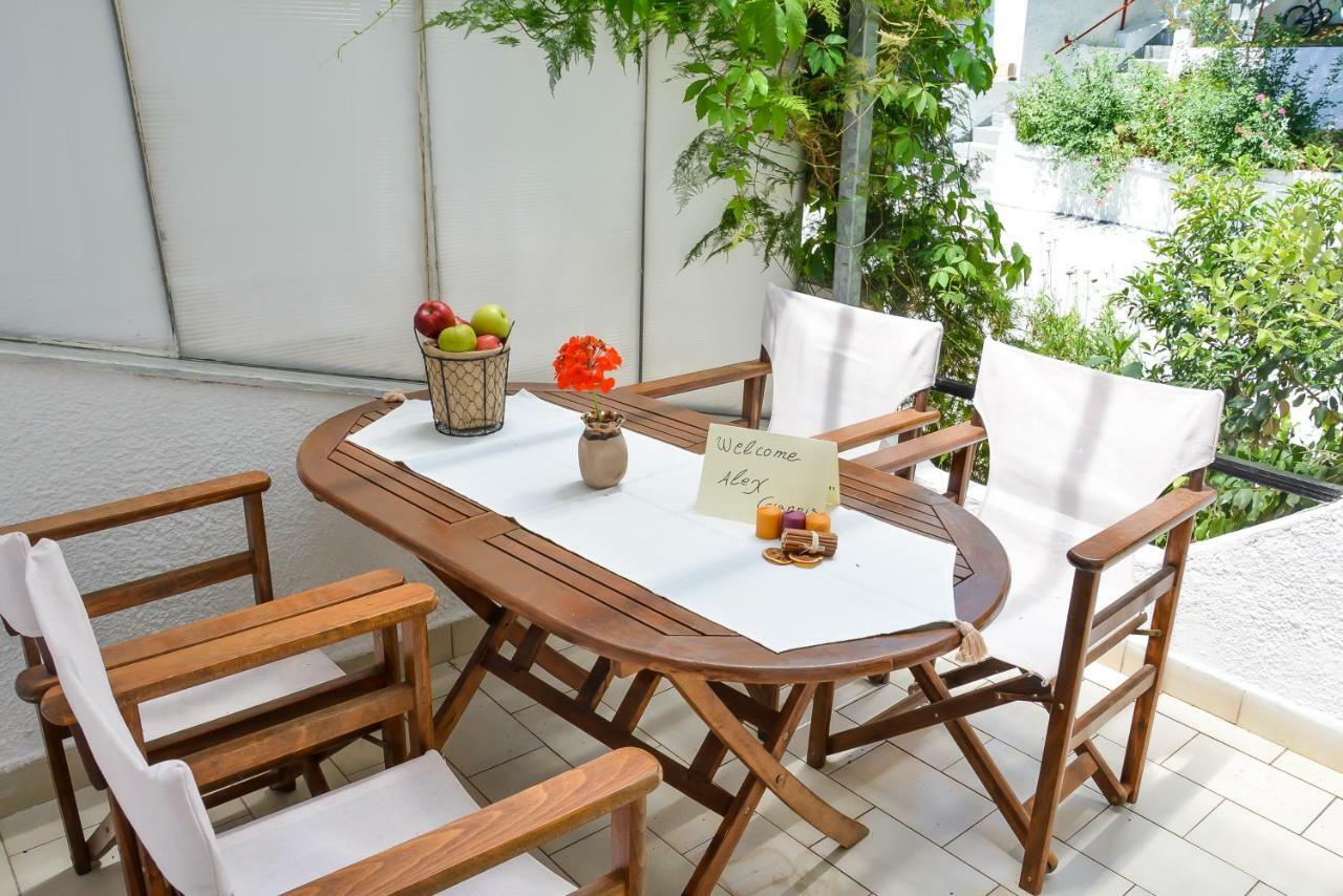 Alex-giannis Apartments,